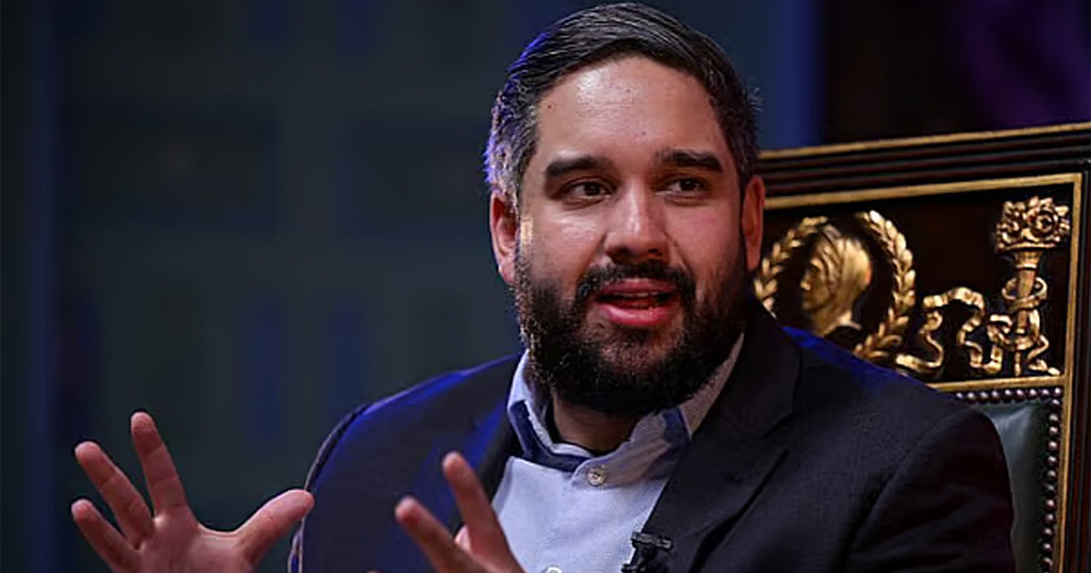 বাবার আটকাদেশের পর মুখ খুললেন মাদুরো-পুত্র