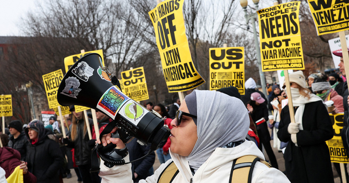 ব্রুকলিনে মাদুরোর কারাগারের সামনেই স্লোগান ‘ফ্রি মাদুরো রাইট নাও’