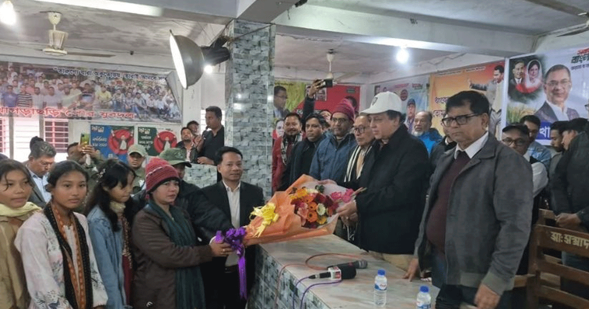 এনসিপির ১৯ নেতাসহ তিন শতাধিক নেতাকর্মীর বিএনপিতে যোগদান