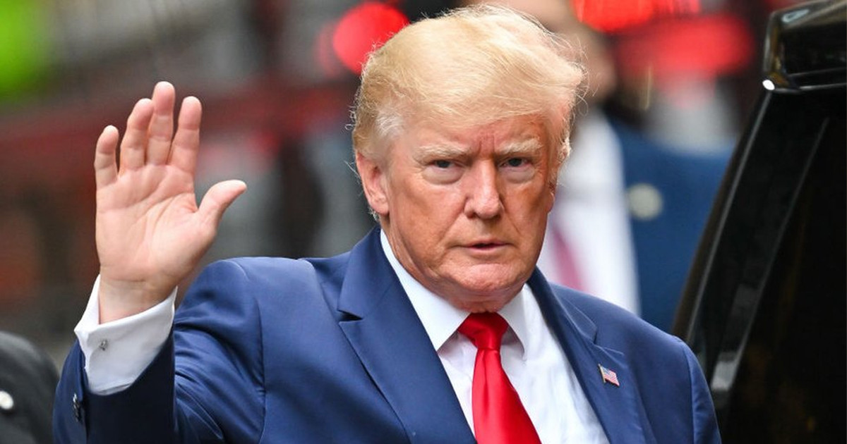 ফের ইরানে হস্তক্ষেপের হুমকি ট্রাম্পের