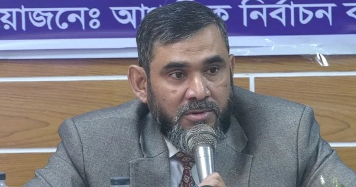 নির্বাচনের আগে অবৈধ অস্ত্র উদ্ধার খুব জরুরি: ইসি সানাউল্লাহ