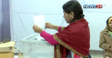 উৎসবমুখর পরিবেশে জকসু নির্বাচনের ভোটগ্রহণ চলছে