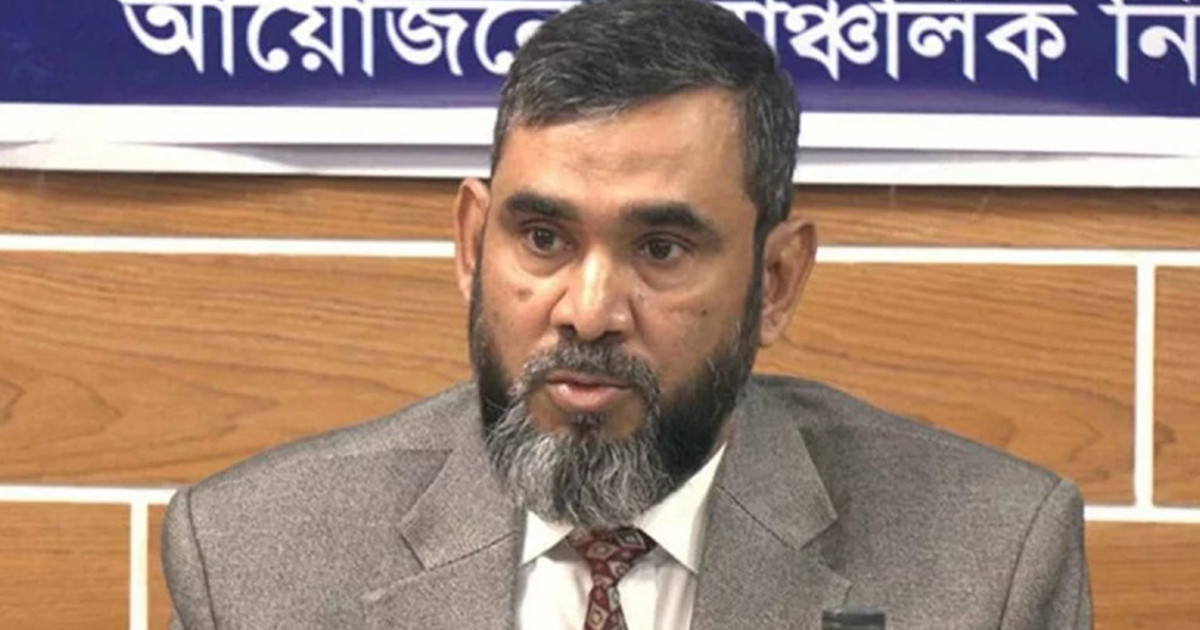 এবারের নির্বাচনটা হবে লাইনচ্যুত ট্রেনকে ফের লাইনে তোলা: ইসি সানাউল্লাহ