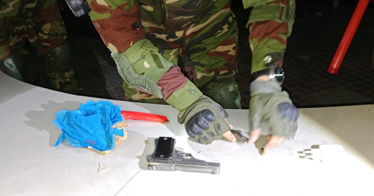 সদরপুরে যৌথ বাহিনীর অভিযানে অস্ত্র, গুলি ও ককটেল সদৃশ্য বস্তু উদ্ধার