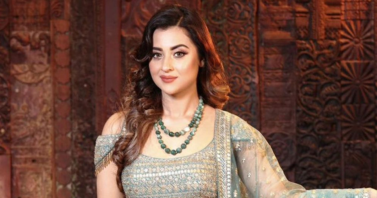 নতুন রেকর্ড গড়লেন বুবলী