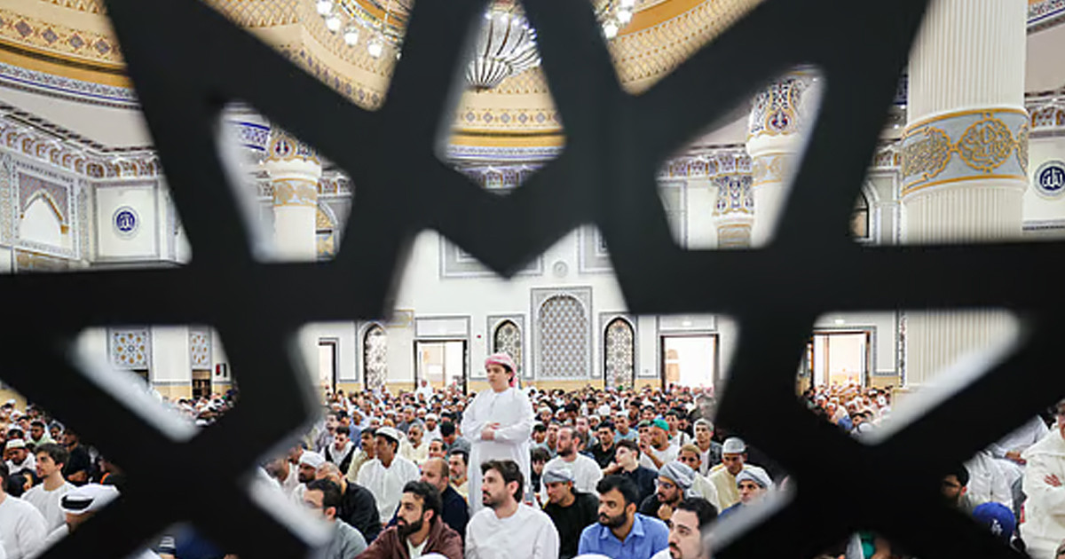 যে বছর আসবে ৩ ঈদ ও ২ হজ