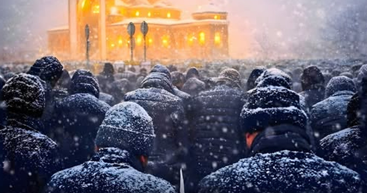 প্রচণ্ড তুষার উপেক্ষা করে মস্কোতে জুম্মার নামাজ আদায়!