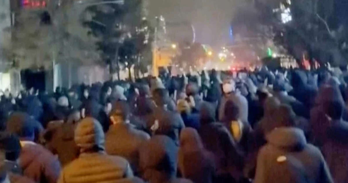 বিক্ষোভ দমনে ‘মৃত্যুদণ্ড’ দেওয়ার হুঁশিয়ারি ইরানের