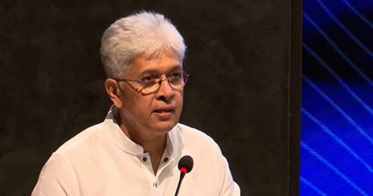 কেন ‘হ্যাঁ’ ভোট দিতে হবে, জানালেন উপদেষ্টা আদিলুর