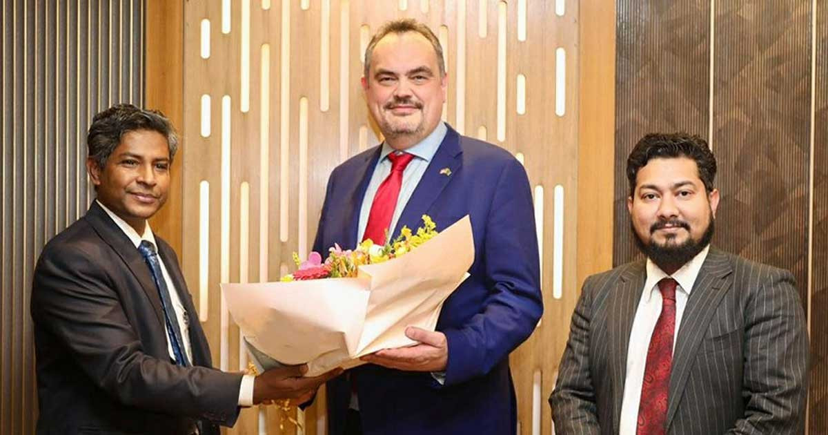 ঢাকায় পৌঁছেছেন নবনিযুক্ত মার্কিন রাষ্ট্রদূত