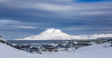 গ্রিনল্যান্ড দখল কিংবা কিনে নেয়ার কথা ভাবছেন ট্রাম্প