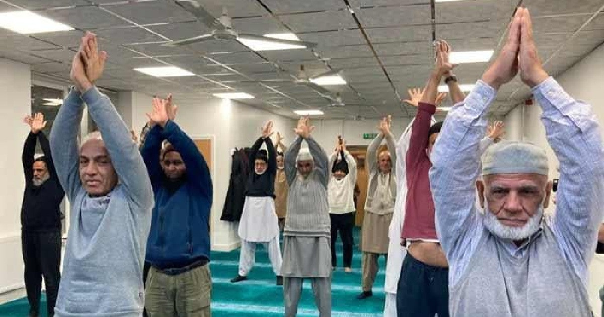 ইংল্যান্ডের মসজিদে প্রবীণদের নিয়ে অভিনব উদ্যোগ