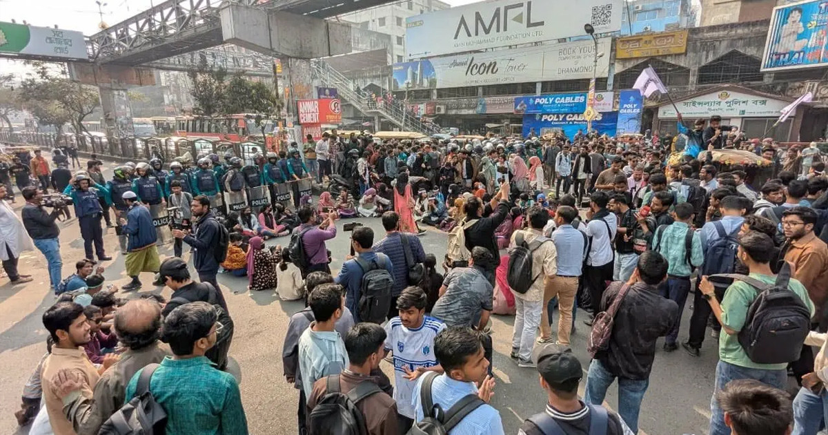 ঢাকার তিন স্থানে ফের অবরোধ