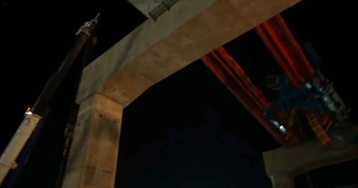 ‘দেখলাম ক্রেন পিছলে যাচ্ছে, হঠাৎ করেই উল্টে পড়ে যায়’