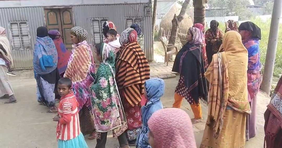 শিবচরে গৃহবধূকে গলাকেটে হত্যার অভিযোগ, স্বামী আটক