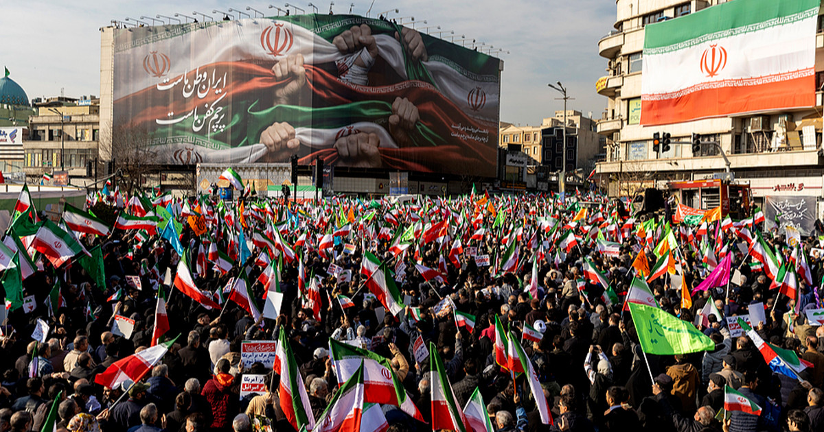 দক্ষিণ চীন সাগর থেকে মধ্যপ্রাচ্য অভিমুখে মার্কিন রণতরী, ইরানের হুশিয়ারি