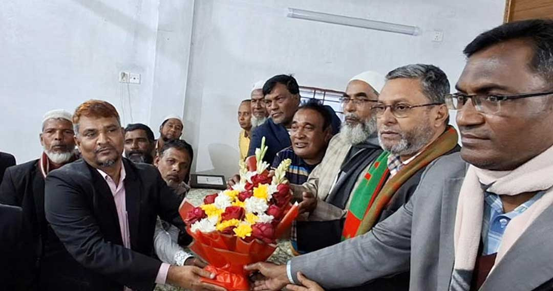 আওয়ামী লীগ ছেড়ে বিএনপিতে যোগ দিলেন দুই শতাধিক নেতাকর্মী