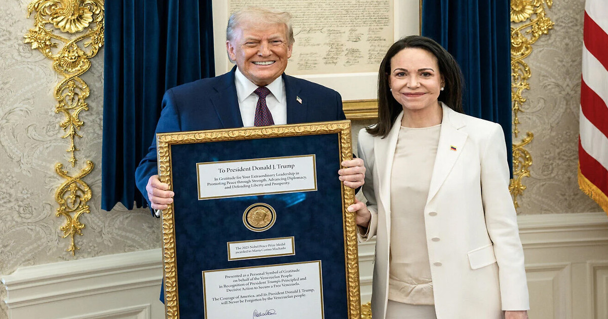 মাচাদোর নোবেল পদক গ্রহণ করে ট্রাম্প বললেন ‘ধন্যবাদ মারিয়া’