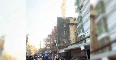 জিগাতলায় আবাসিক ভবনে আগুন