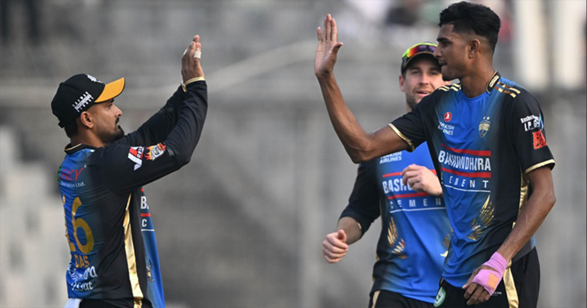 বিপিএল: দিনের প্রথম ম্যাচে ঢাকাকে ১১ রানে হারিয়েছে রংপুর রাইডার্স