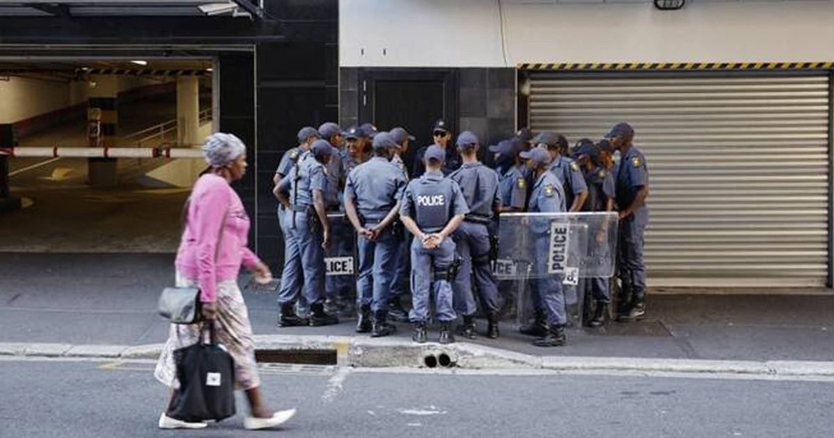 দক্ষিণ আফ্রিকার কেপ টাউনে গুলিতে নিহত ৭