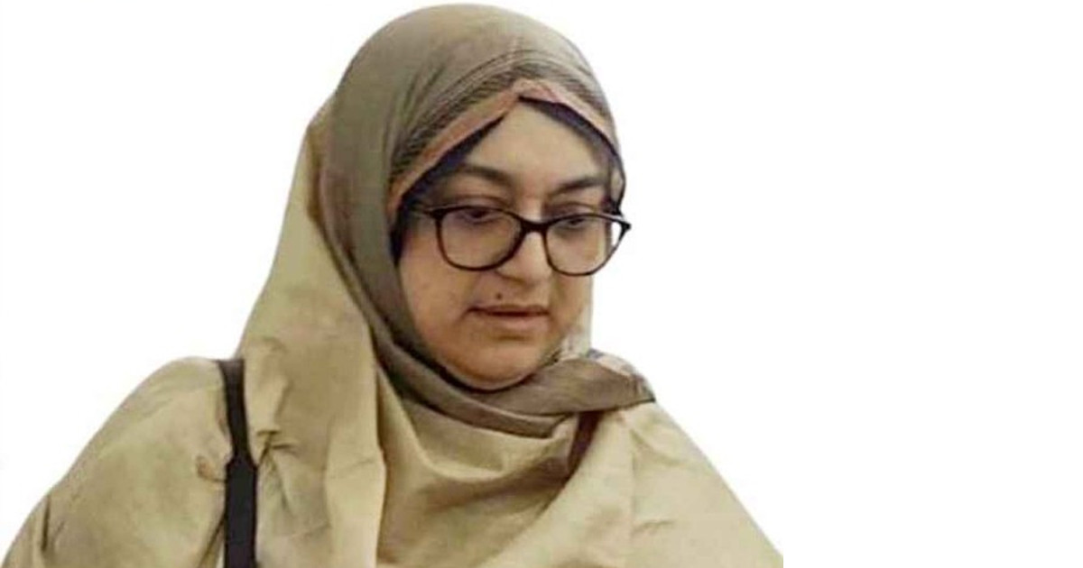 প্রার্থিতা প্রত্যাহারের আবেদন করলেন বাবরের স্ত্রী