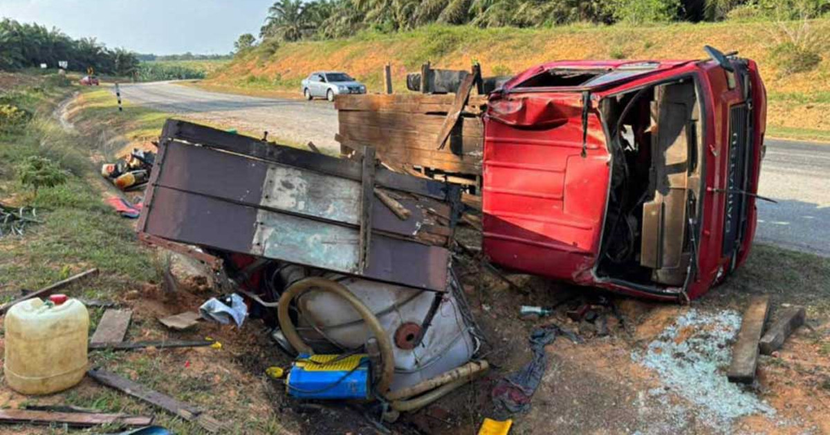 মালয়েশিয়ায় পিকআপ উল্টে ২ বাংলাদেশি নিহত