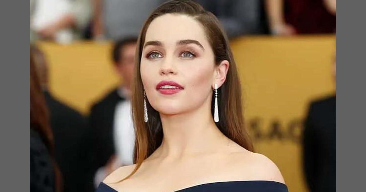 অন্তরঙ্গ দৃশ্যে অভিনয় করতে গিয়ে বিপাকে অভিনেত্রী