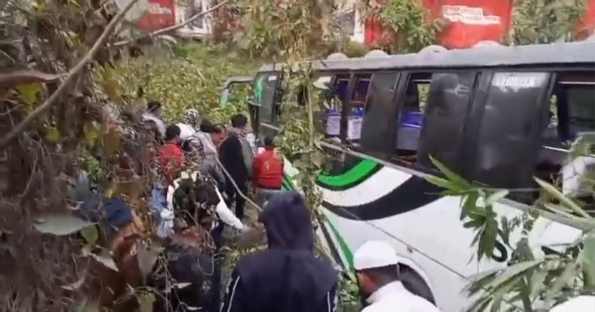 ঢাকা-বরিশাল মহাসড়কে বাসচাপায় নিহত ৬