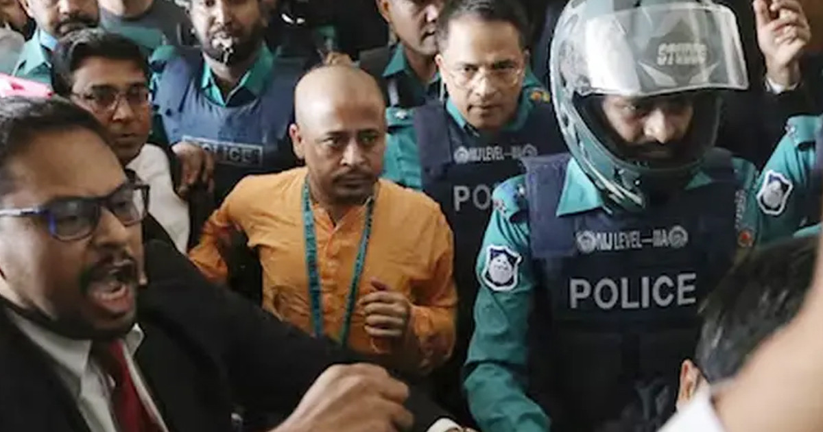 চিন্ময় কৃষ্ণ দাসসহ ৩৯ আসামির বিরুদ্ধে চার্জ গঠন