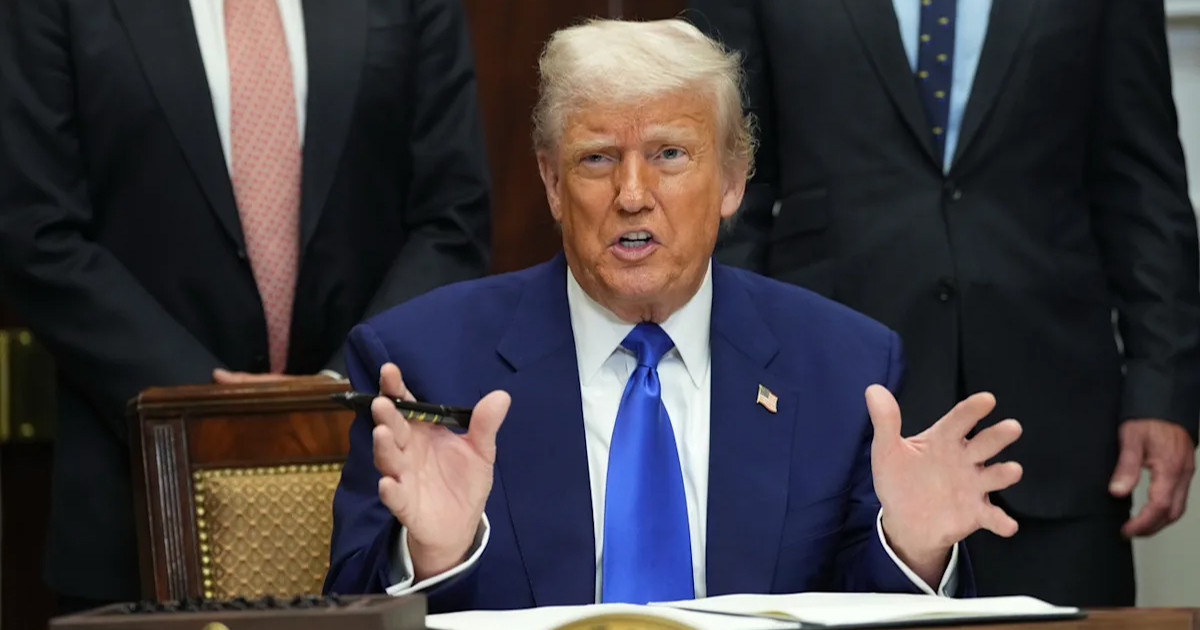 ট্রাম্পের শান্তি পর্ষদে স্থায়ী সদস্য হতে গুনতে হবে ১০০ কোটি ডলার