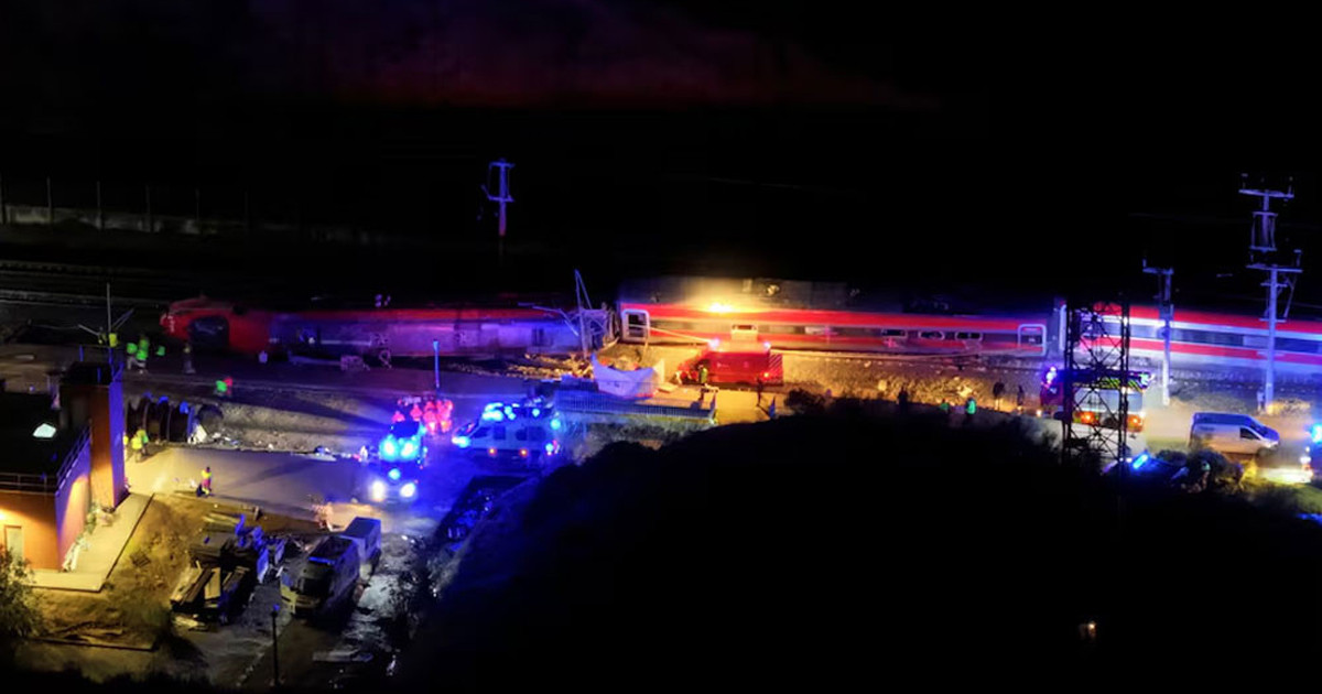 স্পেনে ট্রেন দুর্ঘটনায় মৃতের সংখ্যা বেড়ে ৩৯, উদ্ধার অভিযান চলছে