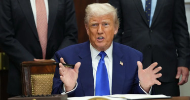 ট্রাম্পের শান্তি পর্ষদে স্থায়ী সদস্য হতে গুনতে হবে ১০০ কোটি ডলার