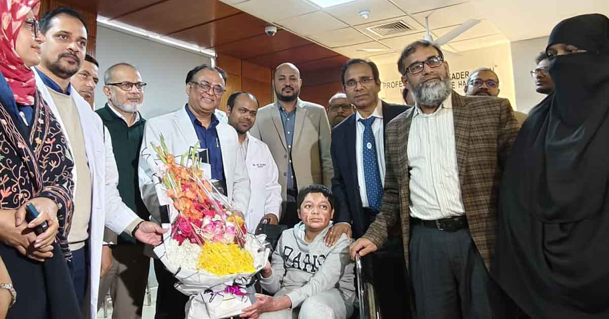 মাইলস্টোন ট্রাজেডি: ছয় মাস চিকিৎসা, ৩৬টি অপারেশন শেষে ঘরে ফিরলো আবিদ