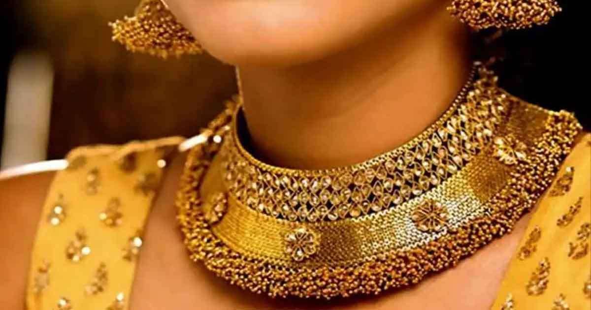 রেকর্ডের পরই স্বর্ণের দামে পতন, ভরিতে কমল কত?