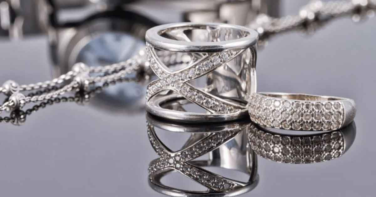 স্বর্ণের সঙ্গে কমলো রুপার দামও, ভরি কত?