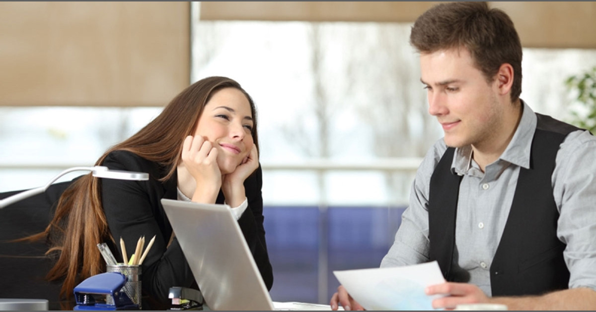 কেউ কি গোপনে অপছন্দ করে আপনাকে, বুঝবেন যেভাবে