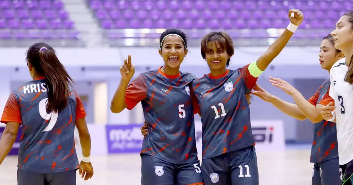 পাকিস্তানকে উড়িয়ে দিলো বাংলাদেশ