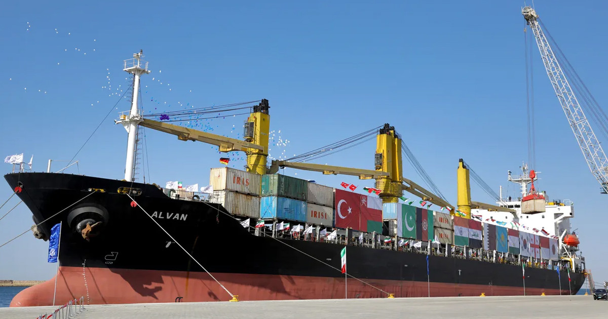 মার্কিন নিষেধাজ্ঞা ও হুমকিতে ইরানের চাবাহার বন্দর ছাড়ছে ভারত