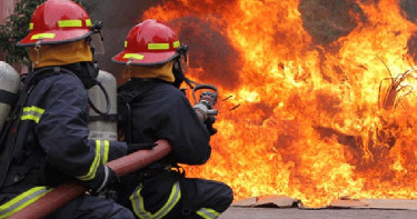 রাজধানীর নতুনবাজার মার্কেটে অগ্নিকাণ্ড