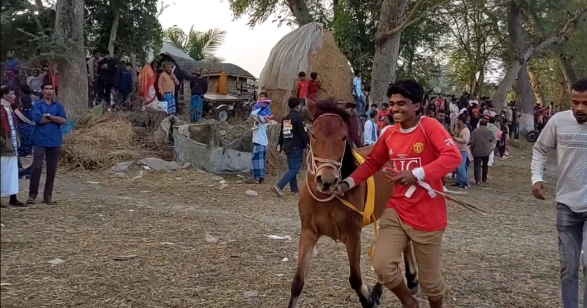 রাজৈরে ঐতিহাসিক ঘোড়দৌড় প্রতিযোগিতা অনুষ্ঠিত