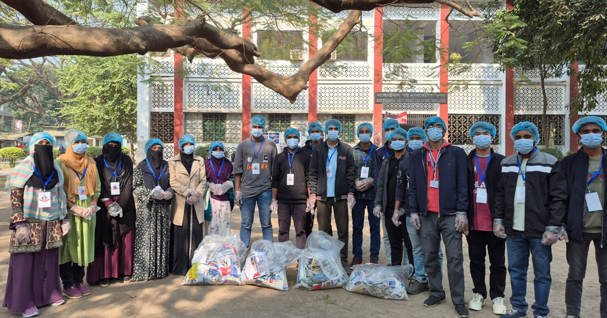 রাবি ভর্তি পরীক্ষায় পরিষ্কার–পরিচ্ছন্নতা অভিযানে বসুন্ধরা শুভসংঘ