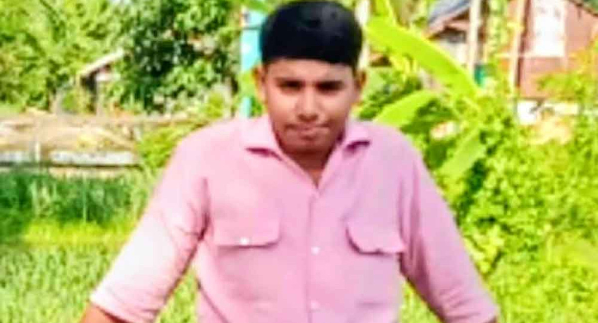 সোনাগাজীতে ফুটবল খেলতে গিয়ে বিদ্যুৎস্পর্শে স্কুলছাত্রের মৃত্যু