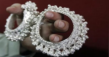 রুপার দামে নতুন বিশ্ব রেকর্ড