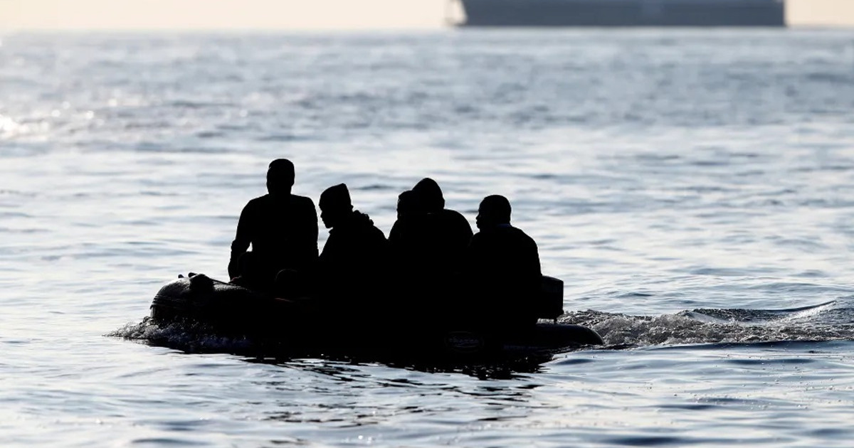 অভিবাসন প্রত্যাশীদের নৌকাডুবিতে গ্রিসে মৃত ২, নিখোঁজ ৩
