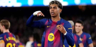 রিয়ালকে উড়িয়ে লা লিগার শীর্ষে ফিরল বার্সা