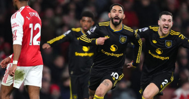 এবার আর্সেনালকে হারিয়ে শীর্ষ চারে ইউনাইটেড