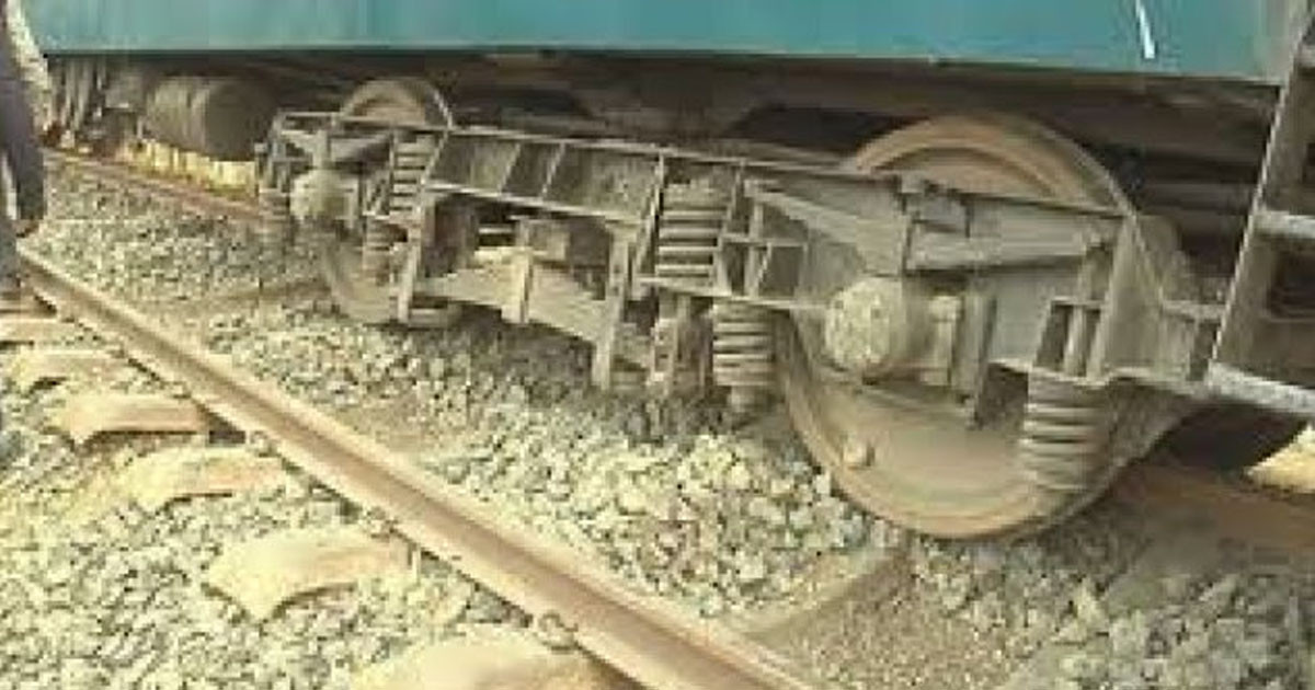 বগি লাইনচ্যুত, ঢাকা-সিলেট-চট্টগ্রাম রুটে ট্রেন চলাচল বন্ধ