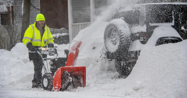 তুষারঝড়ে বিপর্যস্ত যুক্তরাষ্ট্র, ২০ জনের মৃত্যু