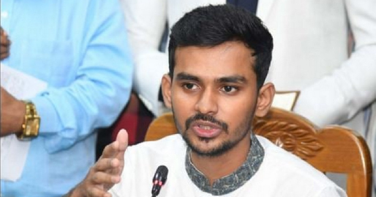 ১৭ বছর লন্ডনে ছিলেন, আগে বাস থেকে নেমে হেঁটে দেখুন: আসিফ মাহমুদ